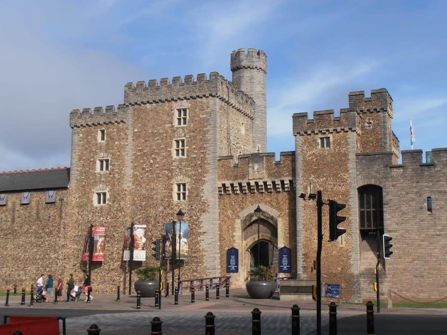 3 Bed Flat Near To Cardiff And Cardiff Bay Leilighet Eksteriør bilde